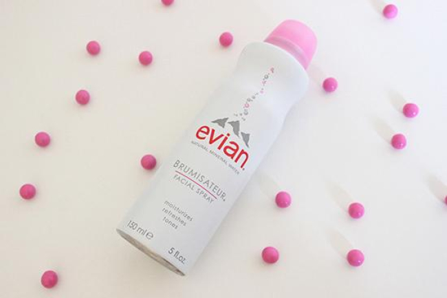 Xịt Khoáng Cấp Ẩm Và Làm Dịu Da Evian Facial Spray 150ml